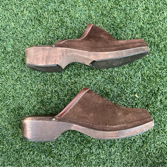Vintage J.Crew Brown Suede & Wood Clogs – Size 7 - Picture 3 of 4